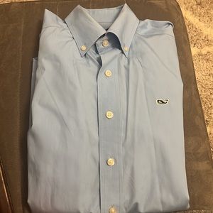 Vineyard Vines men’s XS light blue cotton button down dress shirt